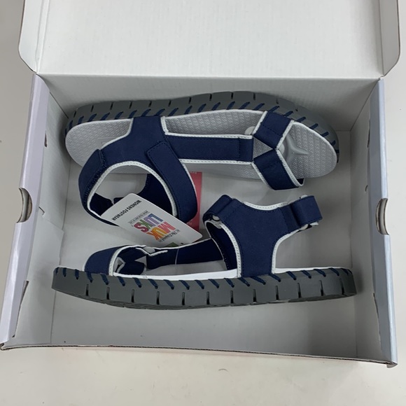 Muk Luks Azzurite Sandals Size 9 Navy blue Cushioned Non Skid Adjustable NEW NWT - Picture 14 of 15